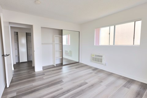 Floor plan for 1 bed, 1 bath, 650 sqft